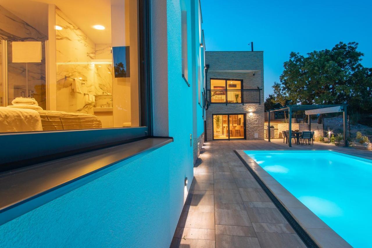 Stan Trigraci Perla Nera Heated Pool & Sauna מראה חיצוני תמונה