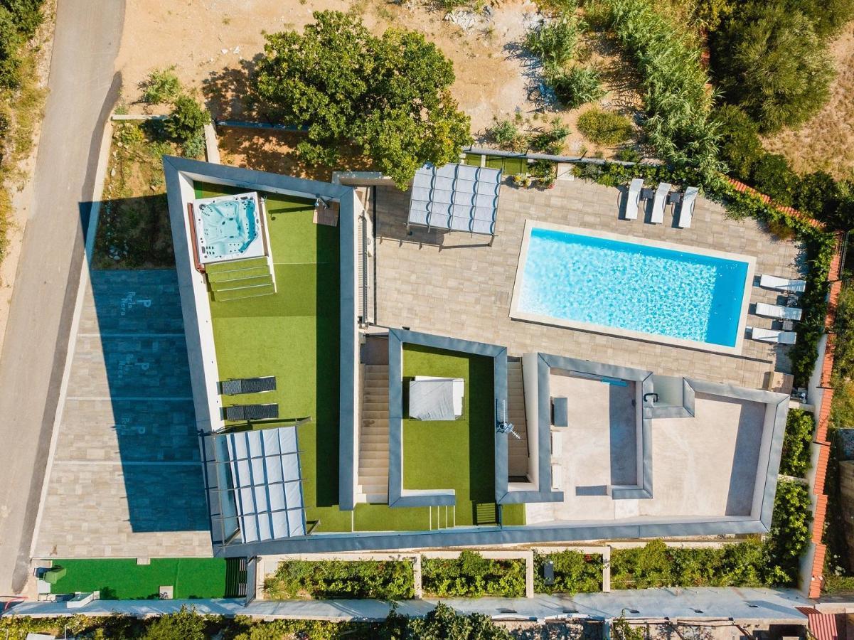 Stan Trigraci Perla Nera Heated Pool & Sauna מראה חיצוני תמונה